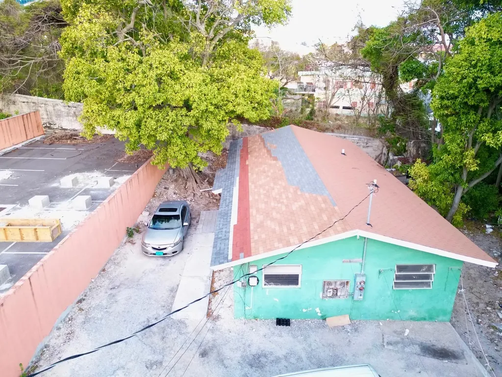 Mount Royal Avenue New Providence Paradise Island BS