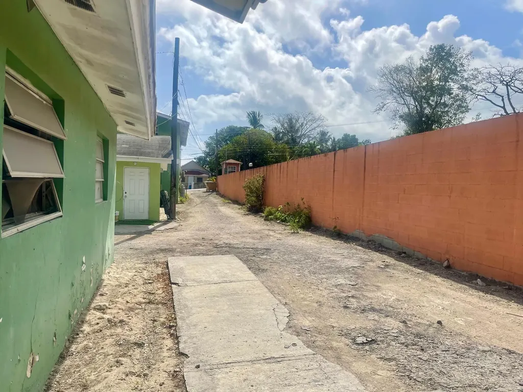 Mount Royal Avenue New Providence Paradise Island BS