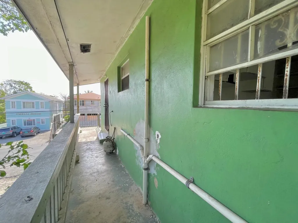 Mount Royal Avenue New Providence Paradise Island BS