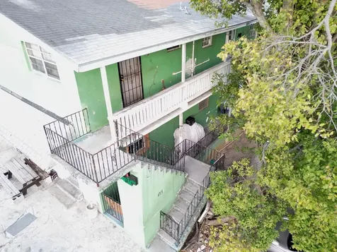 Mount Royal Avenue New Providence Paradise Island BS