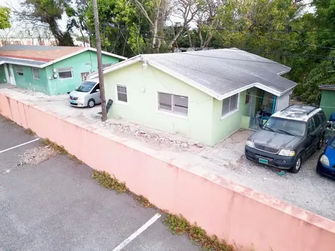 Mount Royal Avenue New Providence Paradise Island BS