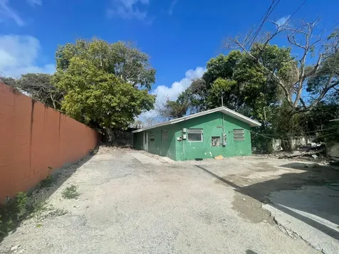 Mount Royal Avenue New Providence Paradise Island BS