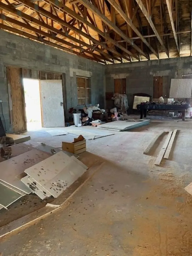 Hong Kong Street, Colony 12 Grand Bahama Freeport BS