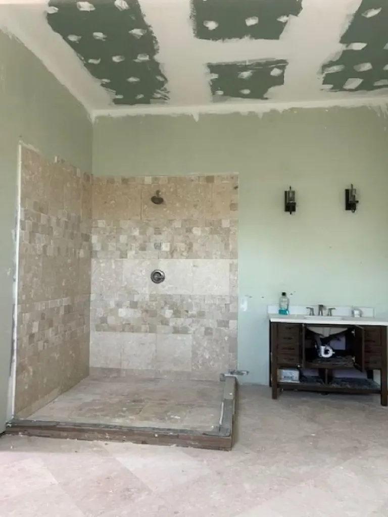 Hong Kong Street, Colony 12 Grand Bahama Freeport BS