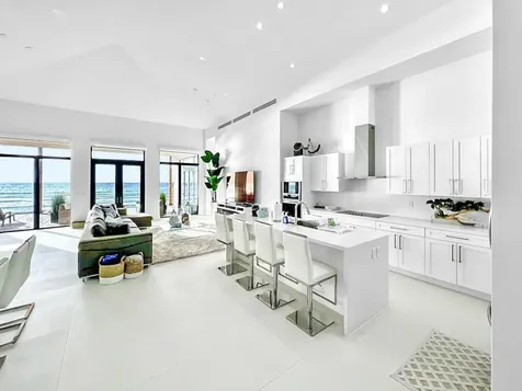 2010 Rockwell Island Bimini BS