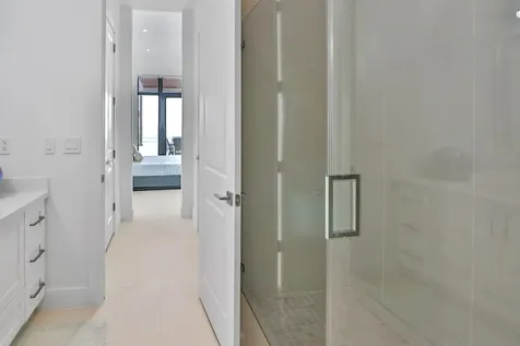 2010 Rockwell Island Bimini BS