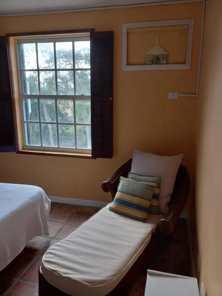 West Bay Street Tip Tops New Providence Paradise Island BS