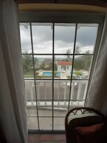 West Bay Street Tip Tops New Providence Paradise Island BS