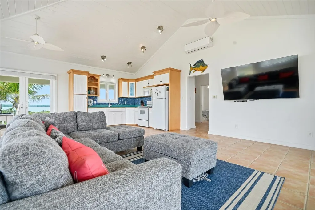 Unwind & Chillax Eleuthera BS