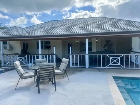 Confederates Walk Grand Bahama Freeport BS