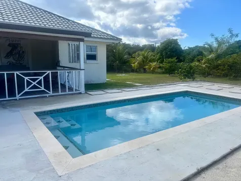 Confederates Walk Grand Bahama Freeport BS