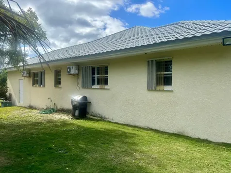 Confederates Walk Grand Bahama Freeport BS