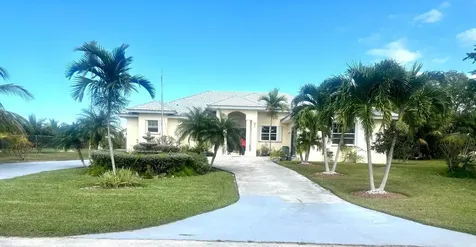 Confederates Walk Grand Bahama Freeport BS