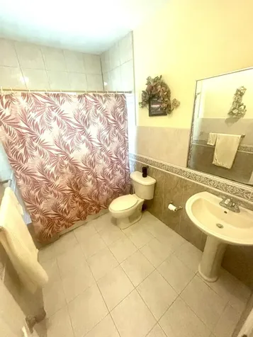 Confederates Walk Grand Bahama Freeport BS