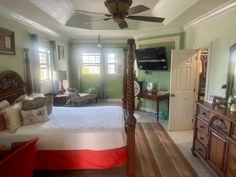 Confederates Walk Grand Bahama Freeport BS