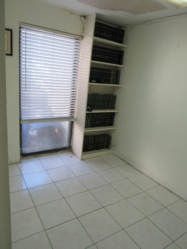 Queen Street 42 New Providence Paradise Island BS