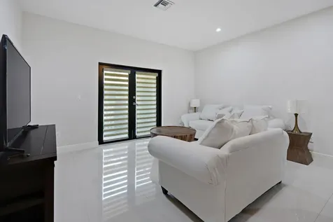 Venetian West New Providence Paradise Island BS