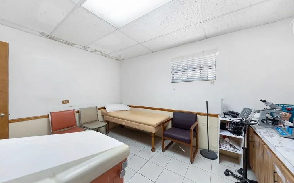 Joseph Evans Building, Shirley Heights New Providence Paradise Island BS