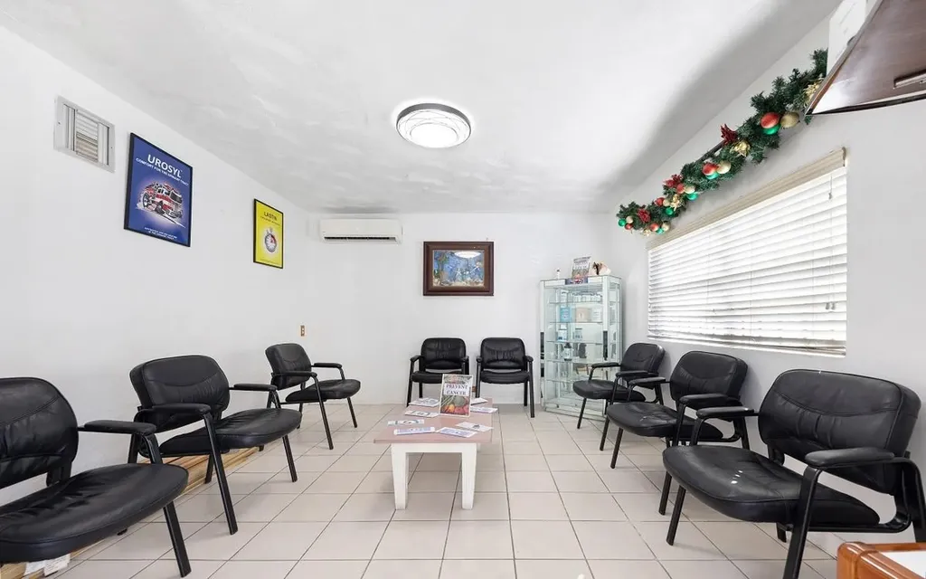 Joseph Evans Building, Shirley Heights New Providence Paradise Island BS