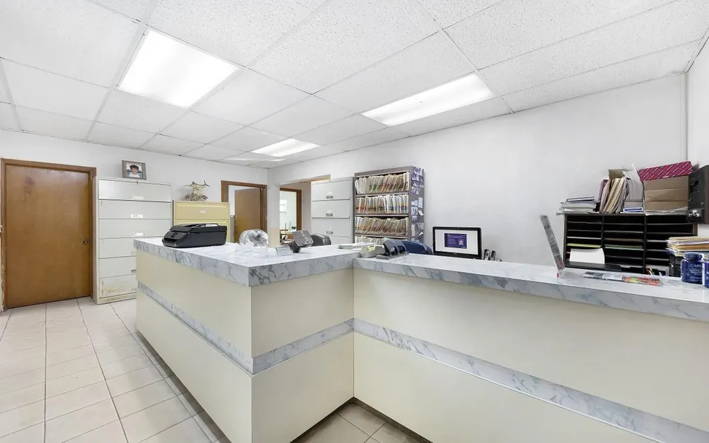 Joseph Evans Building, Shirley Heights New Providence Paradise Island BS