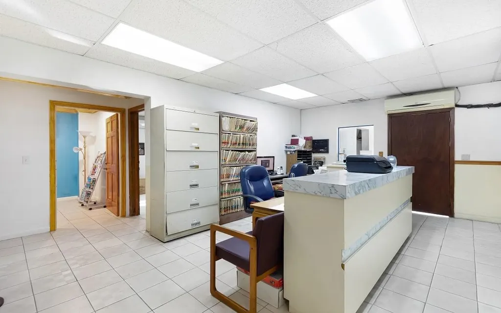 Joseph Evans Building, Shirley Heights New Providence Paradise Island BS