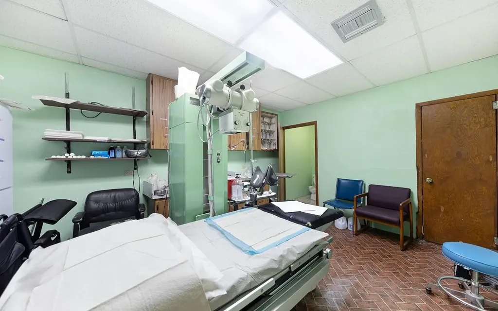 Joseph Evans Building, Shirley Heights New Providence Paradise Island BS