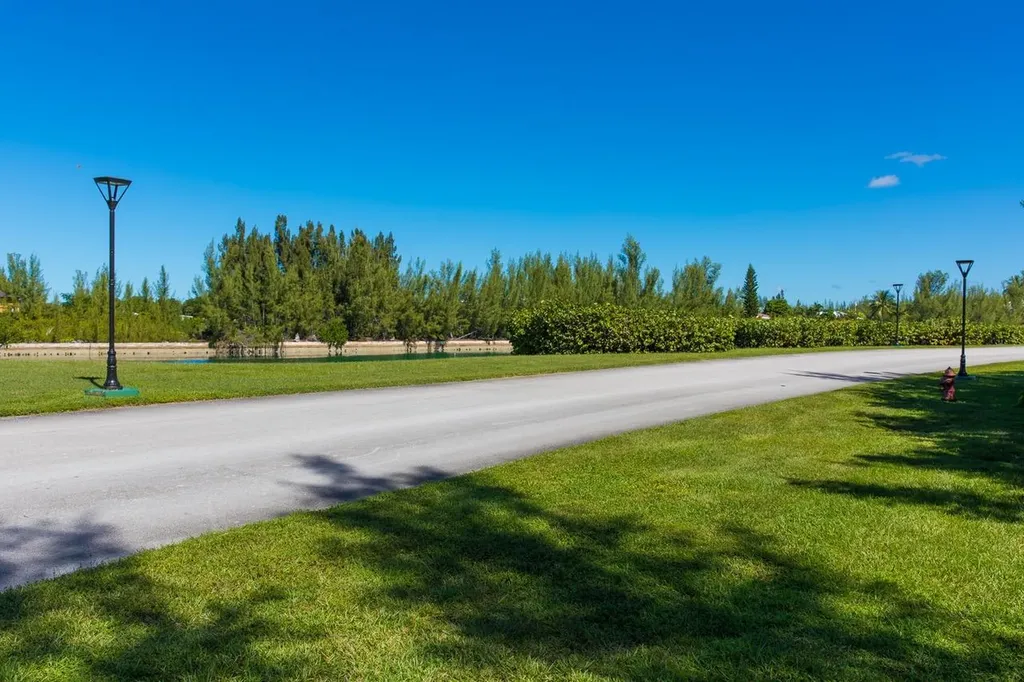 Lot 27, Princess Isle Grand Bahama Freeport BS