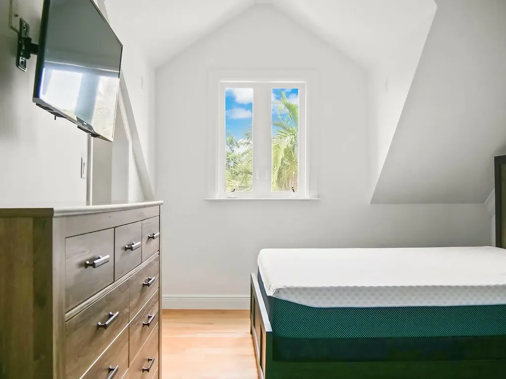 Unit #2, Edgar's Close New Providence Paradise Island BS