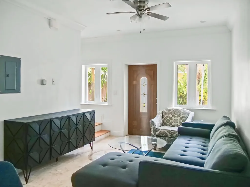 Unit #2, Edgar's Close New Providence Paradise Island BS