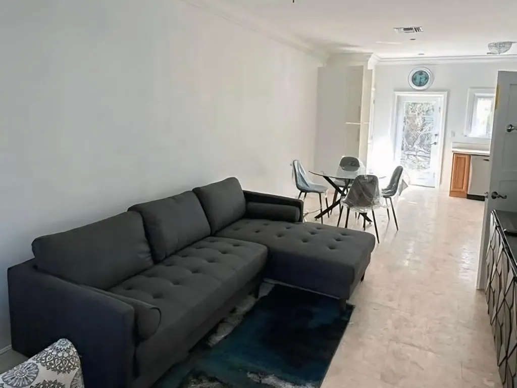 Unit #2, Edgar's Close New Providence Paradise Island BS