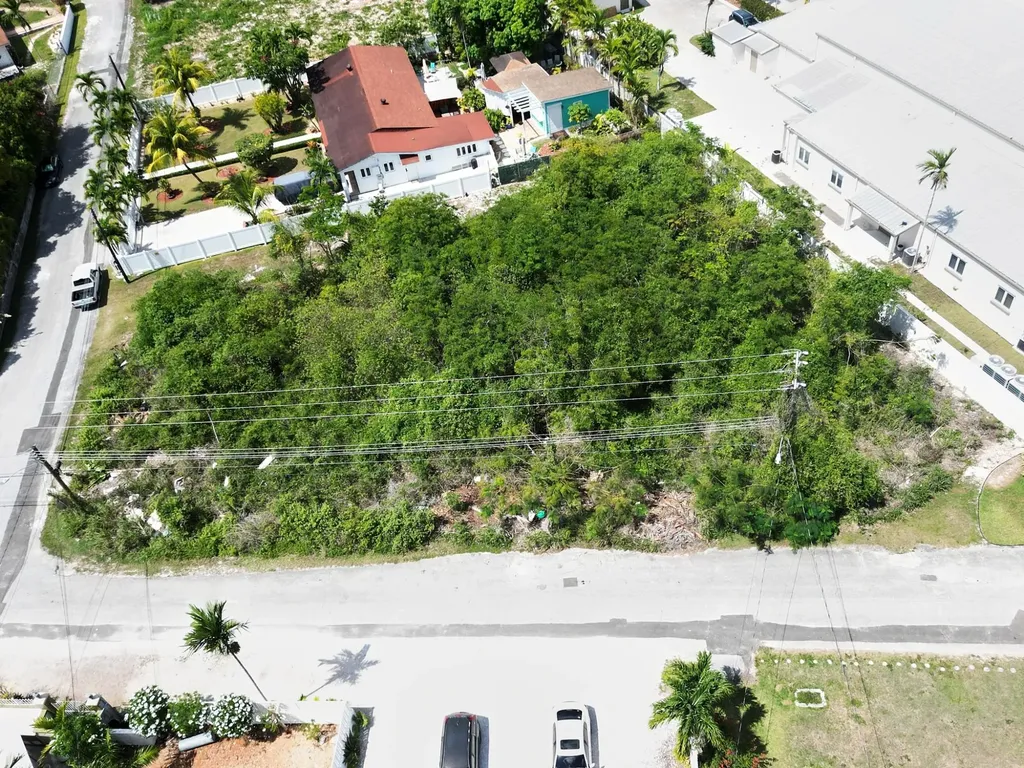 Highland Park Lot #168 New Providence Paradise Island BS