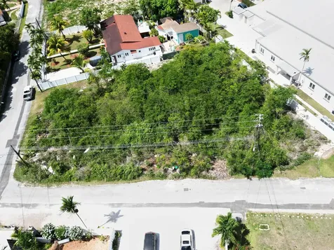 Highland Park Lot #168 New Providence Paradise Island BS