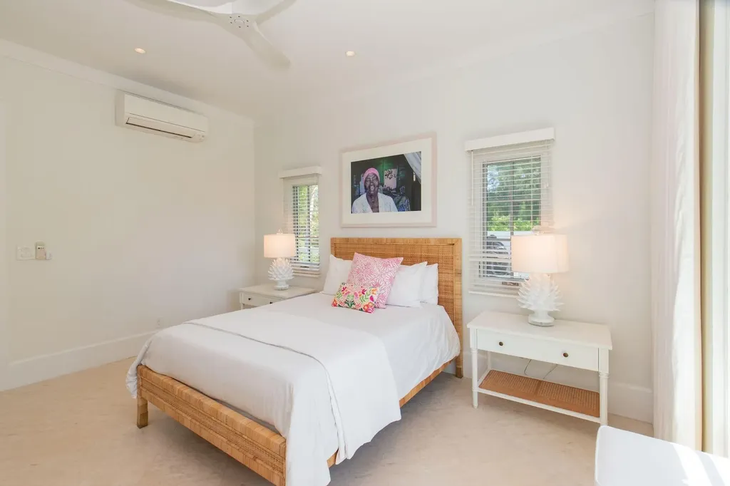 Holiday House Eleuthera BS