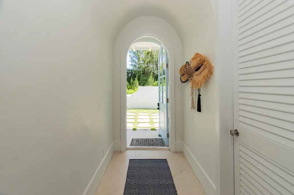 Holiday House Eleuthera BS