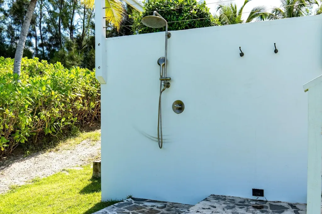 Holiday House Eleuthera BS