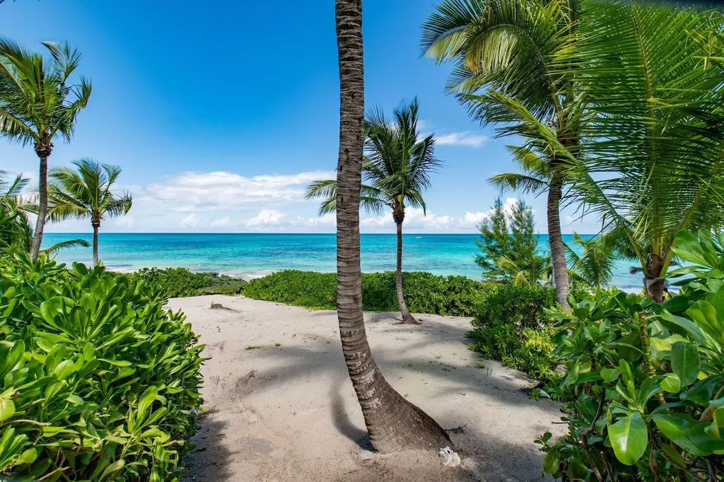 Holiday House Eleuthera BS