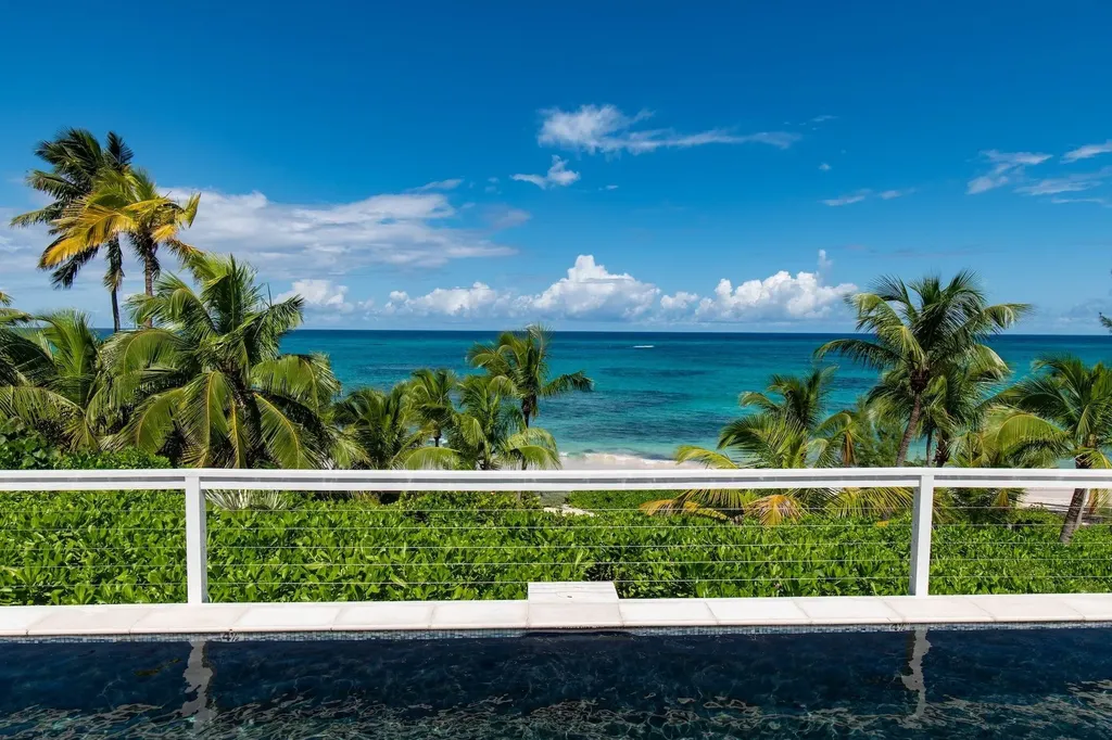 Holiday House Eleuthera BS