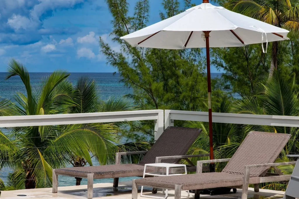 Holiday House Eleuthera BS