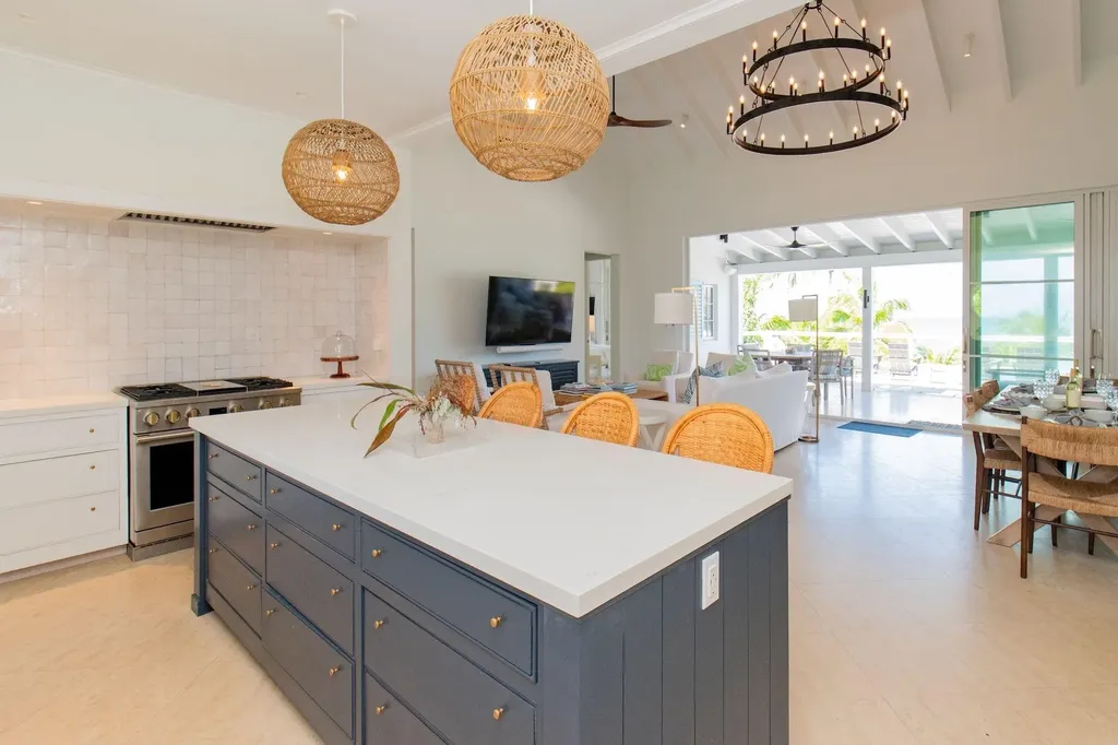 Holiday House Eleuthera BS