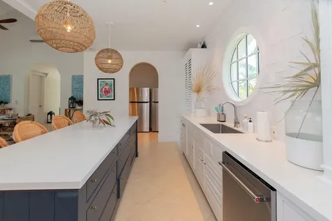 Holiday House Eleuthera BS