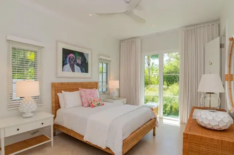 Holiday House Eleuthera BS