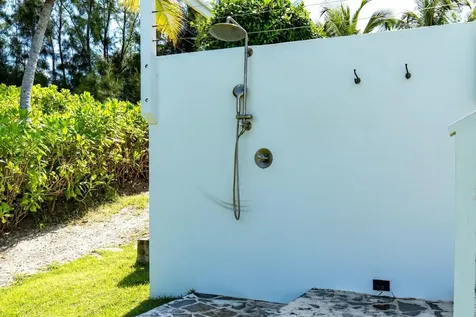 Holiday House Eleuthera BS