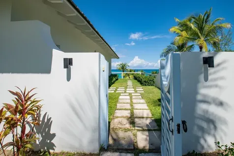 Holiday House Eleuthera BS