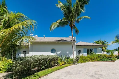 Holiday House Eleuthera BS