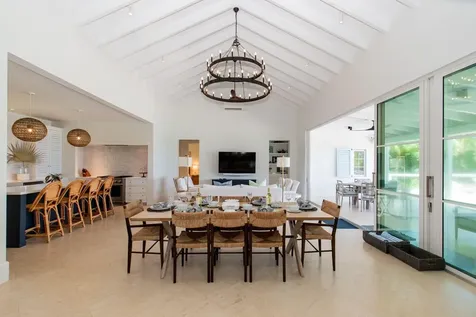 Holiday House Eleuthera BS