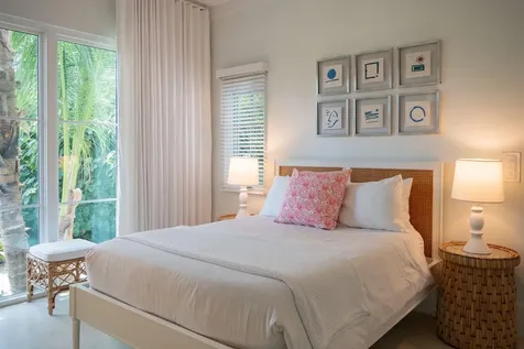 Holiday House Eleuthera BS