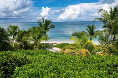 Holiday House Eleuthera BS