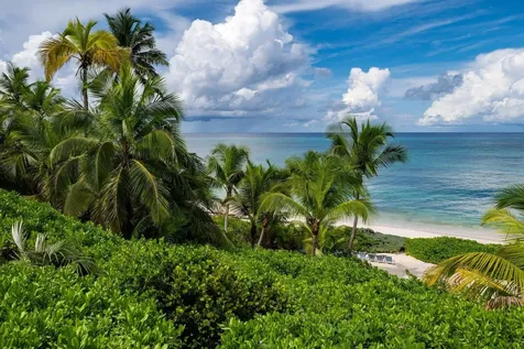 Holiday House Eleuthera BS