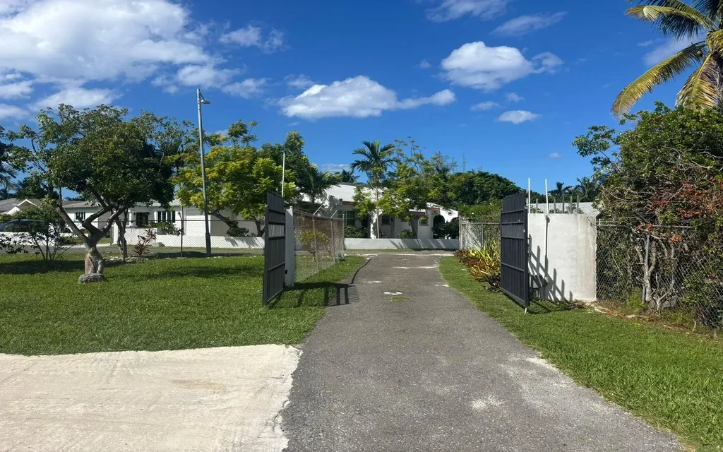 Yorkshire Street New Providence Paradise Island BS