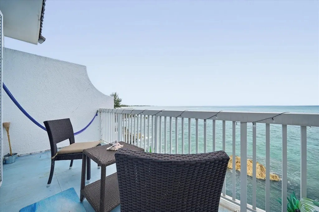 60 Delaporte Point New Providence Paradise Island BS